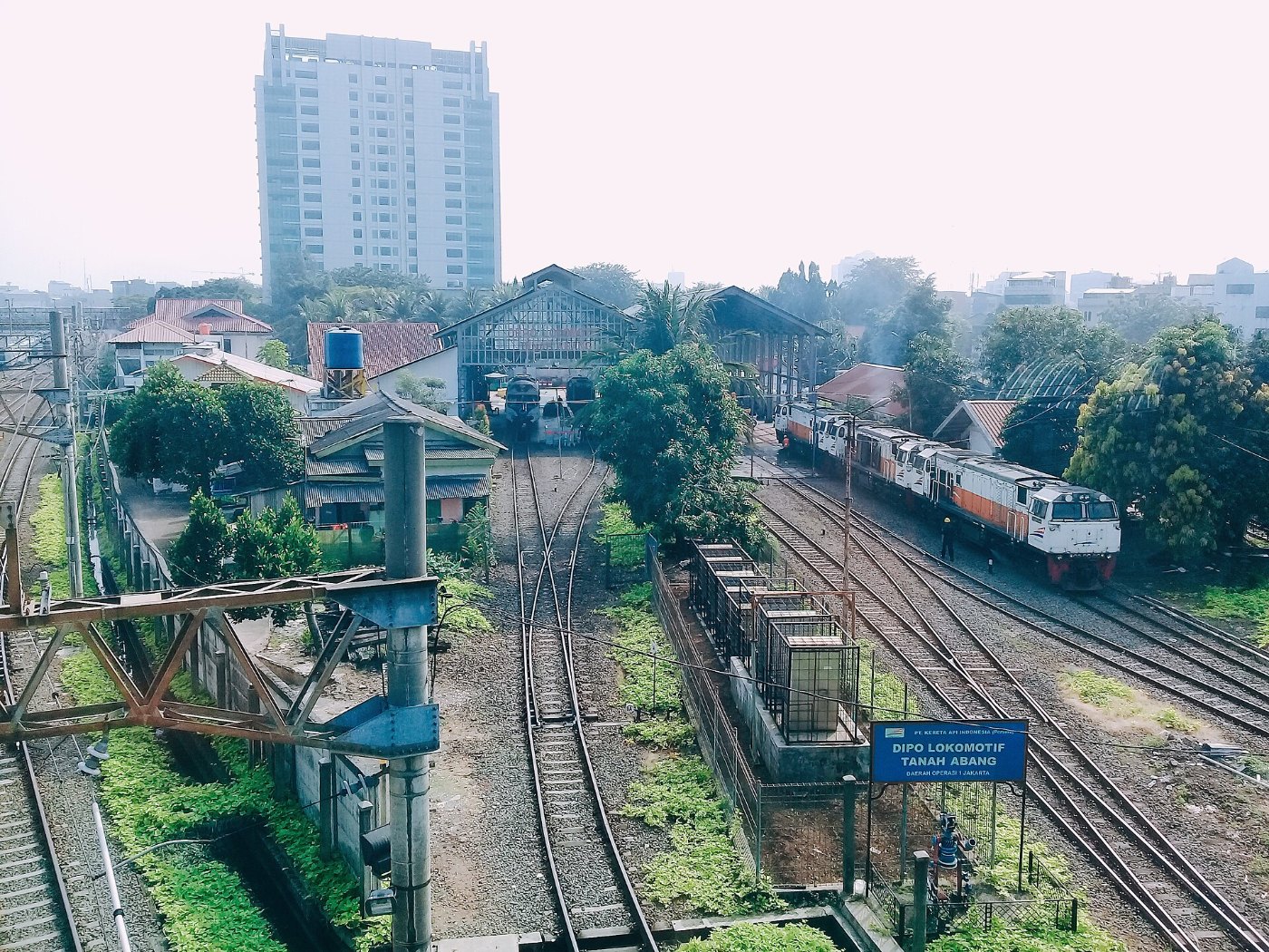 Dipo Lokomotiv (Kereta api) stasiun Tanah Abang, Jakarta Pusat PT. Keret