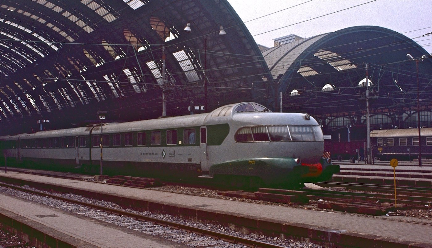 TEE Settebello arriving at Milano Centrale in 1983
