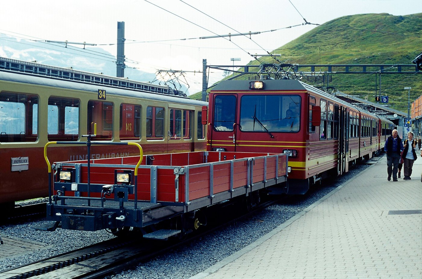 C4.19 Bf Kleine Scheidegg, BDeh 4 8 mit Vorstellwagen