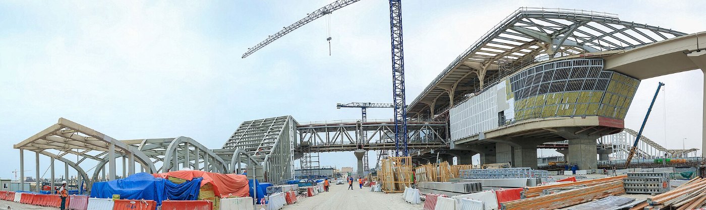 Moderner fahrerloser Zug der Doha-Metro in Katar
