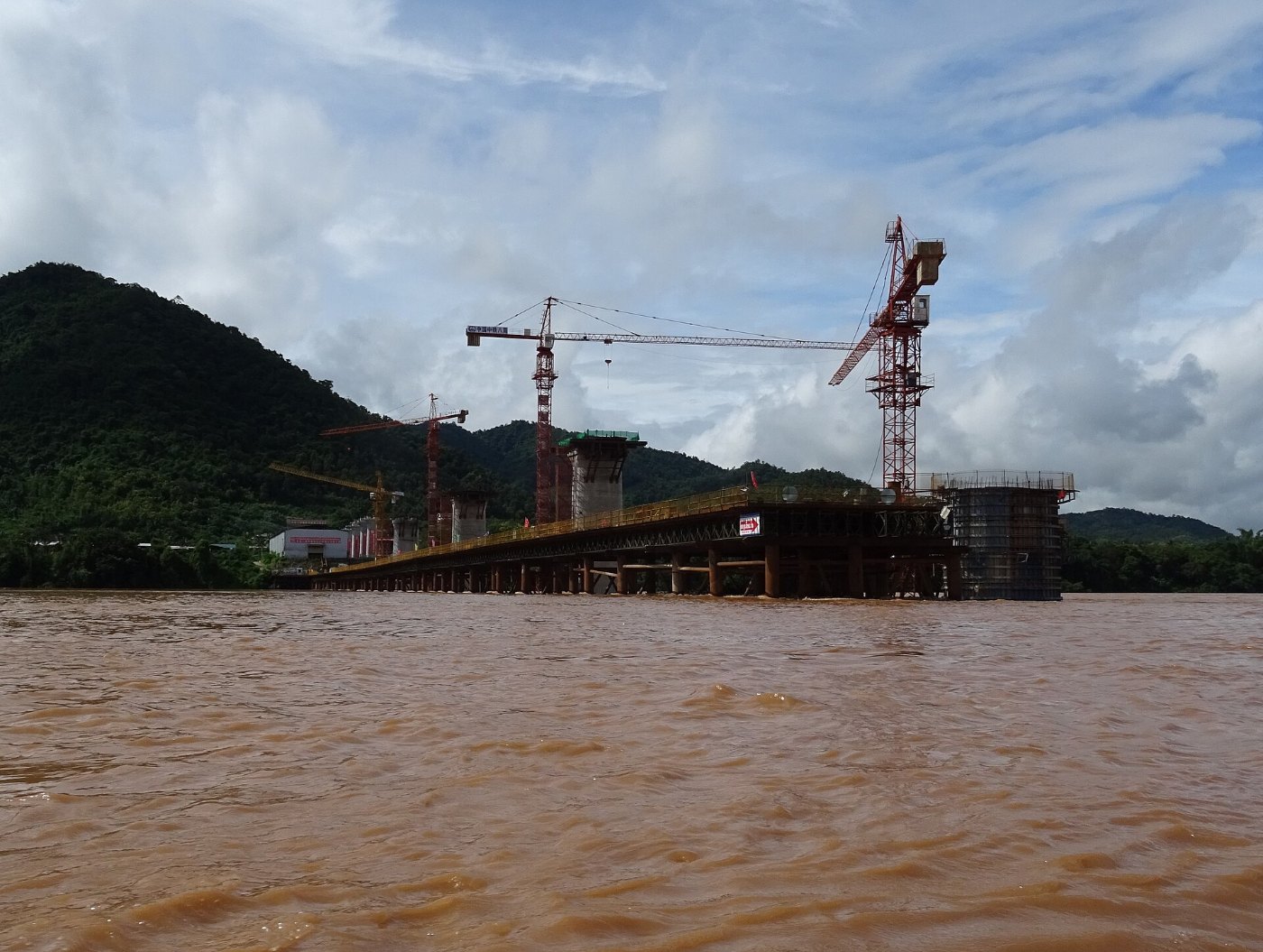Bridge construction in Luang Prabang Province 1