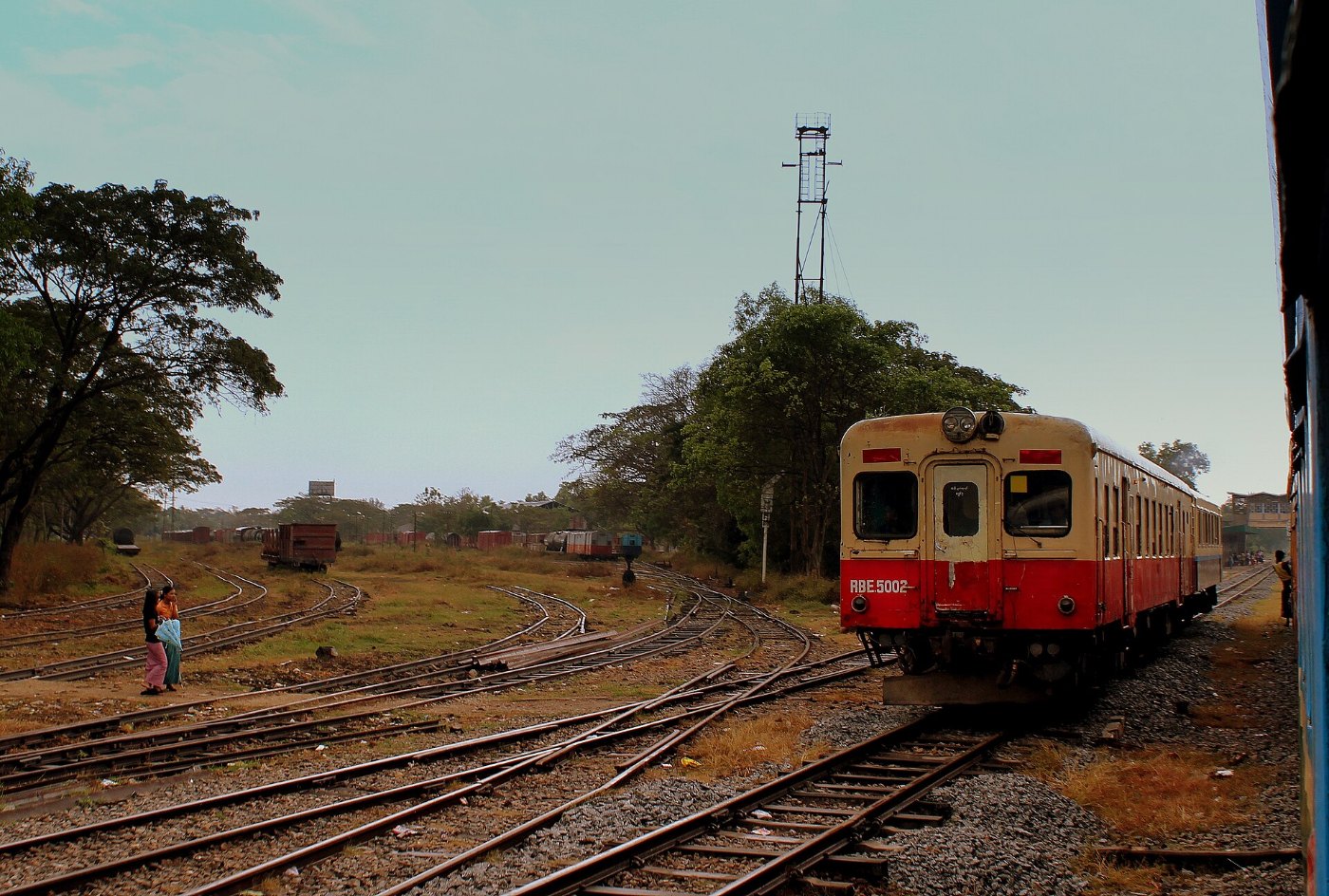 MYANMAR RAILWAYS DMU ON THE YANGON CIRCULAR RAILWAY MYANMAR JAN 2013 ()