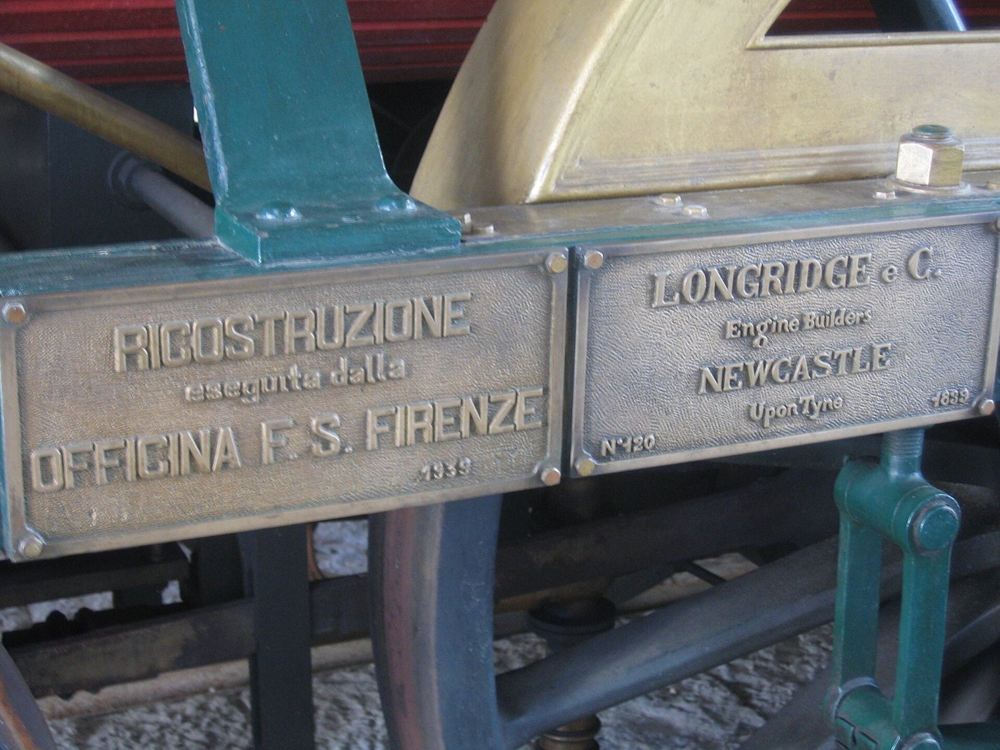 Historische Dampflok im Eisenbahnmuseum Pietrarsa bei Neapel