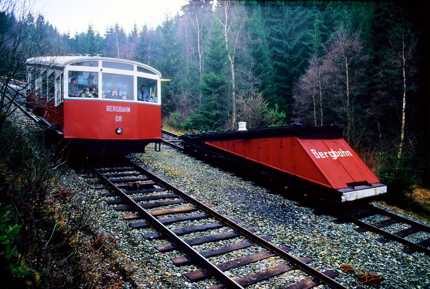 04 022 Bergbahnfahrzeuge in der Ausweiche