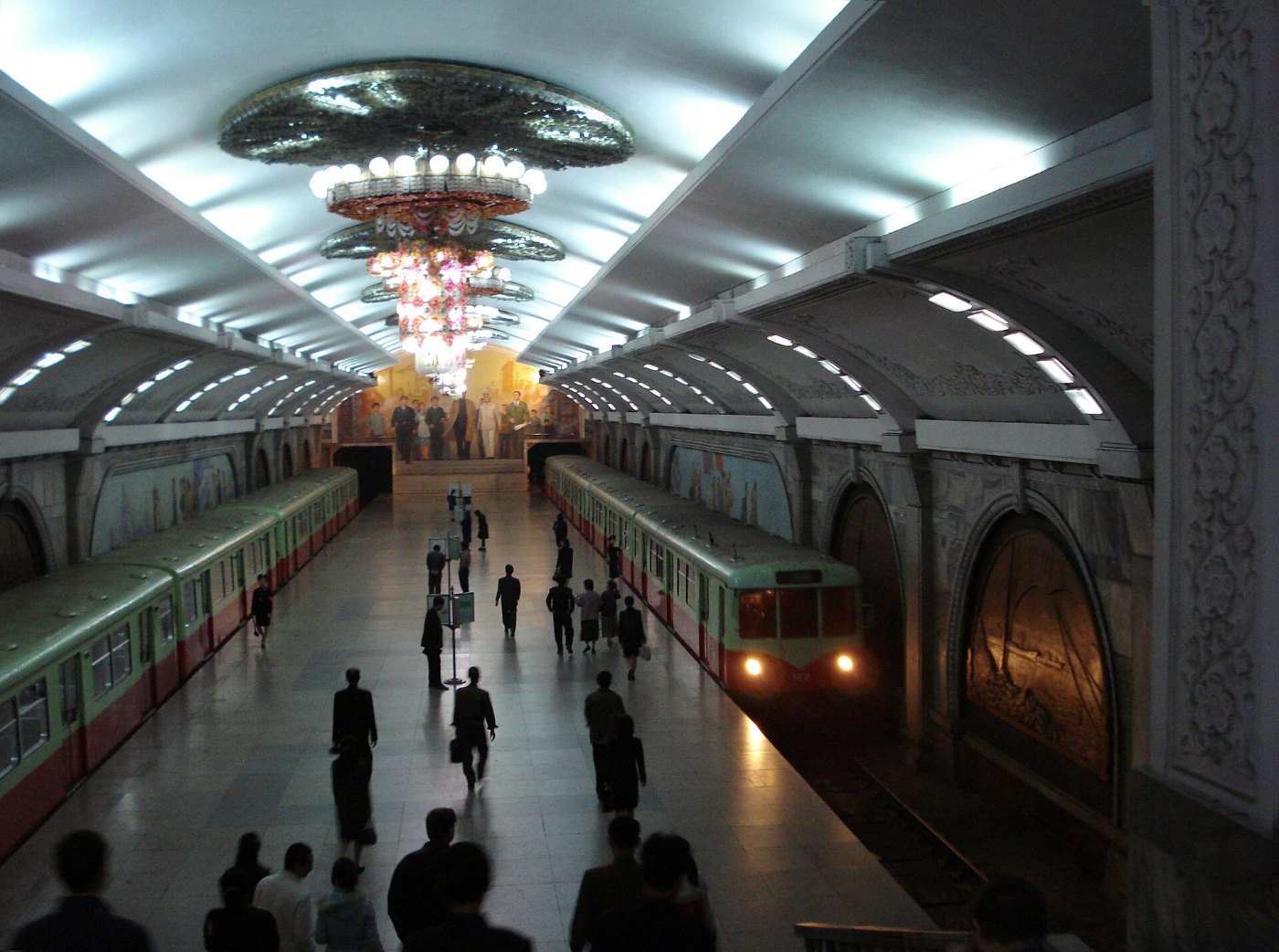 Bahnsteig einer U-Bahn in Pjöngjang