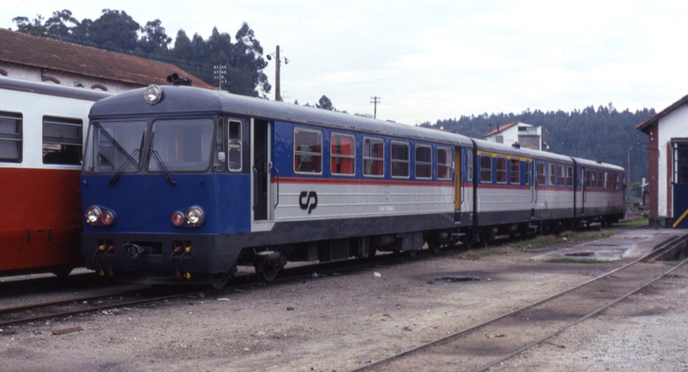 10.11.93 Sernada do Vouga Class 9700 DMU