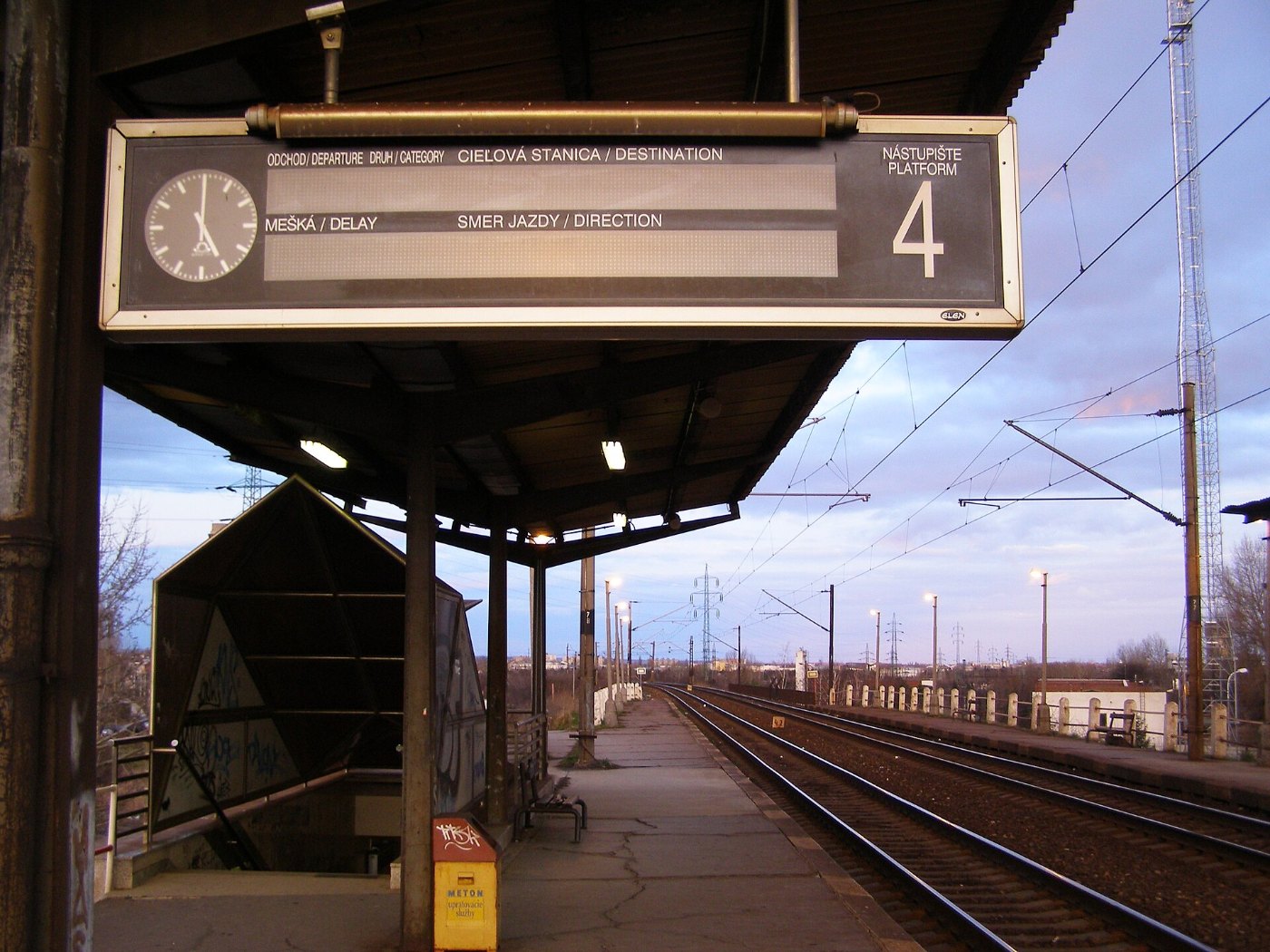TRAIN STATION BRATISLAVA VINOHRADY PLATFORM 4