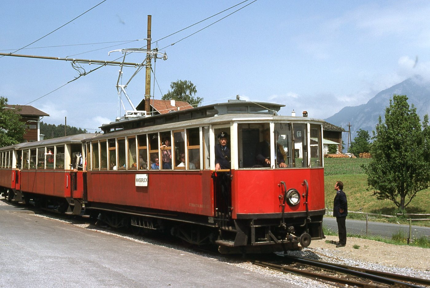 Stubaitalbahn Wechselstrom mit zwei Beiwagen