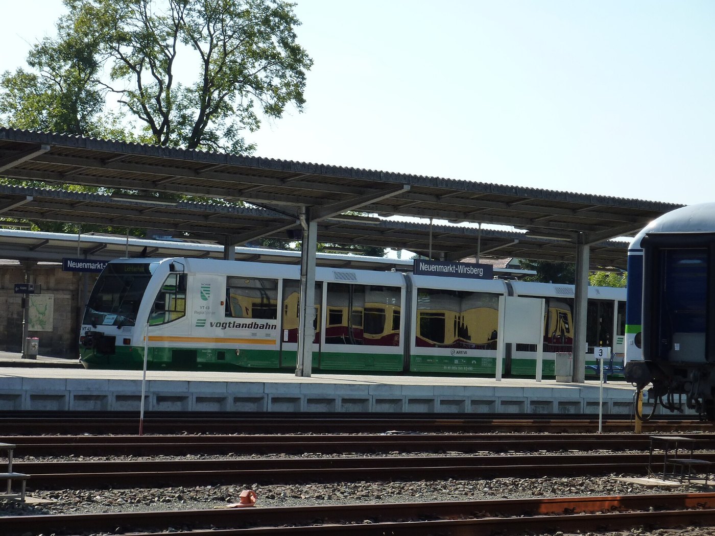 Neuenmarkt Wirsberg Bahnhof mit Vogtlandbahn