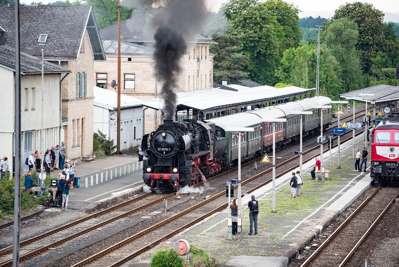 Neuenmarkt, 52 8079 im Bahnhof Neuenmarkt Wirsberg 17.50 005