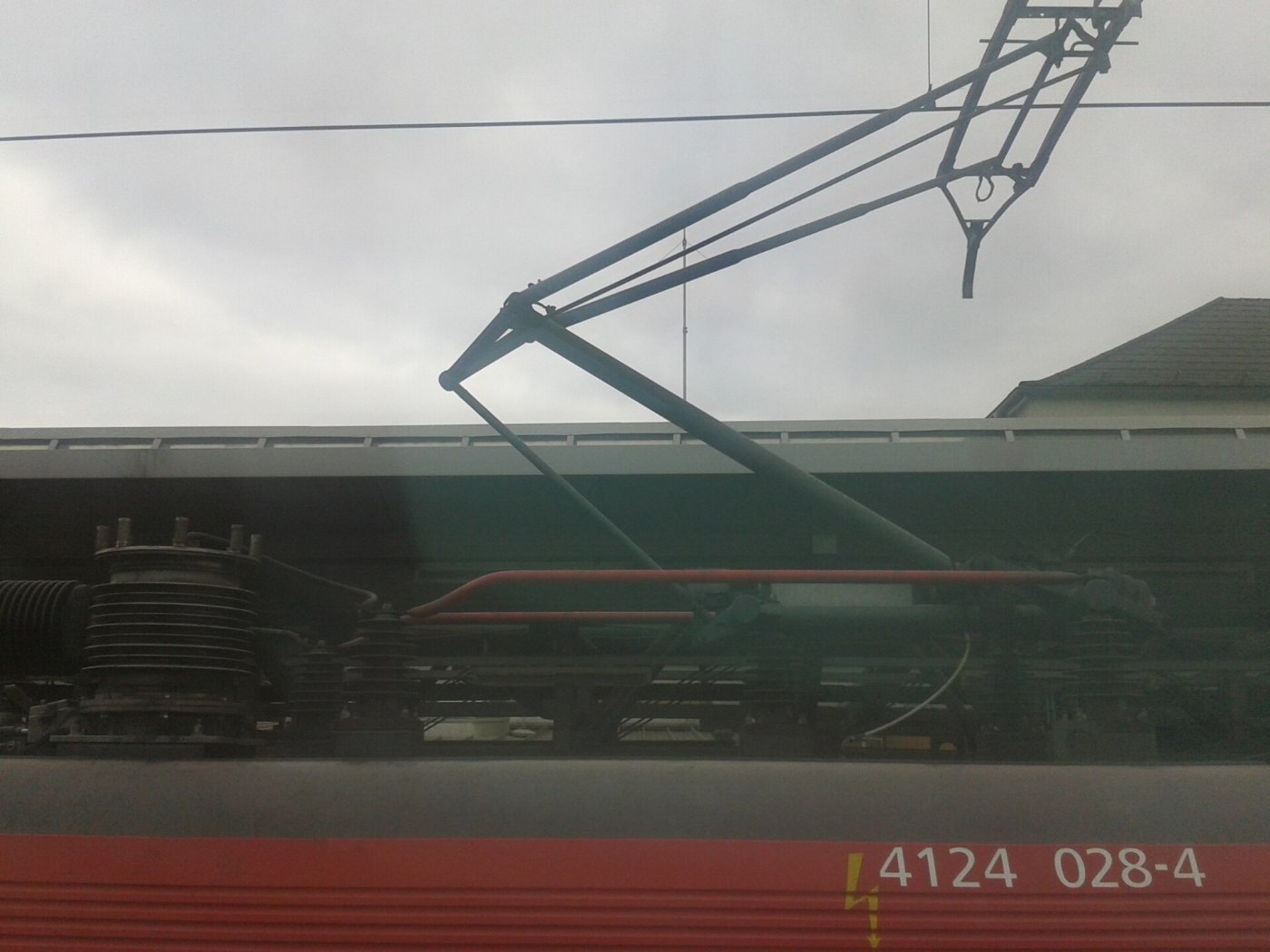 4124 028 Stromabnehmer 01