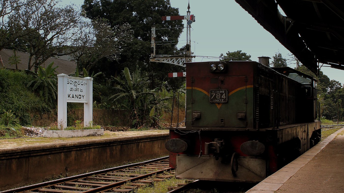 CLASS M6 LOCO OF SRI LANKA RAILWAYS AT KANDY RAILWAYS STATION SRI LANKA