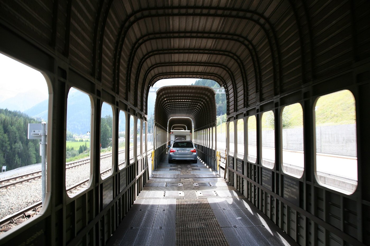 CH Vereina car train