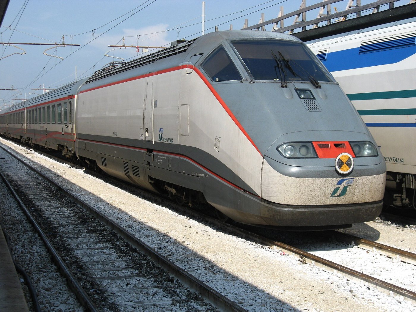 Bahnhof Venezia Santa Lucia mit Gleisen in Venedig