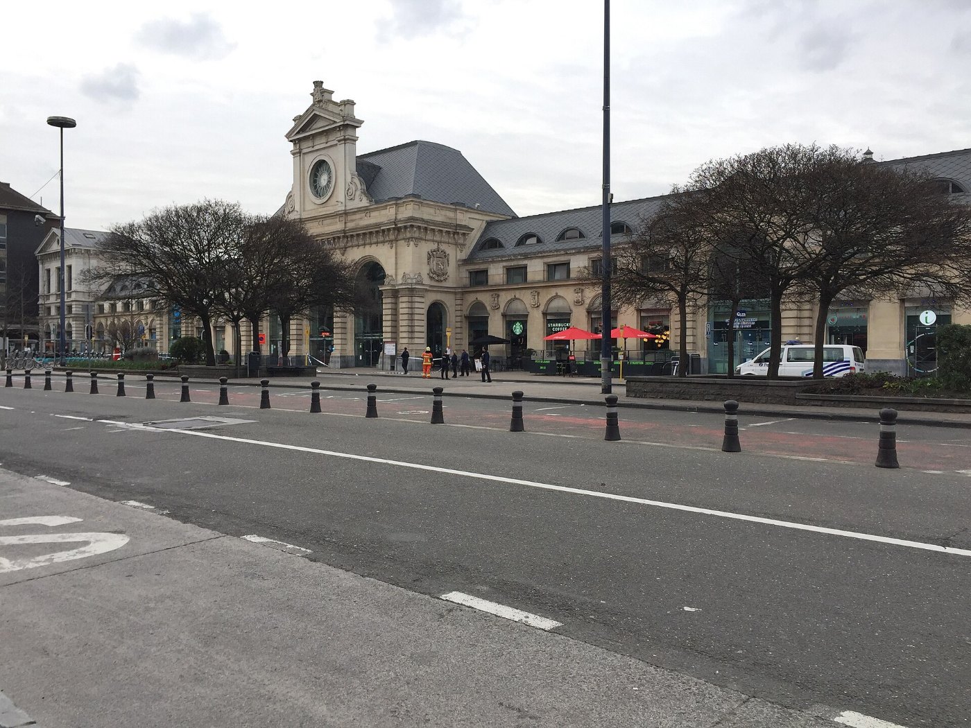 Alerte à la bombe en gare de Namur le 17 mars 2017 Périmètre de la polic