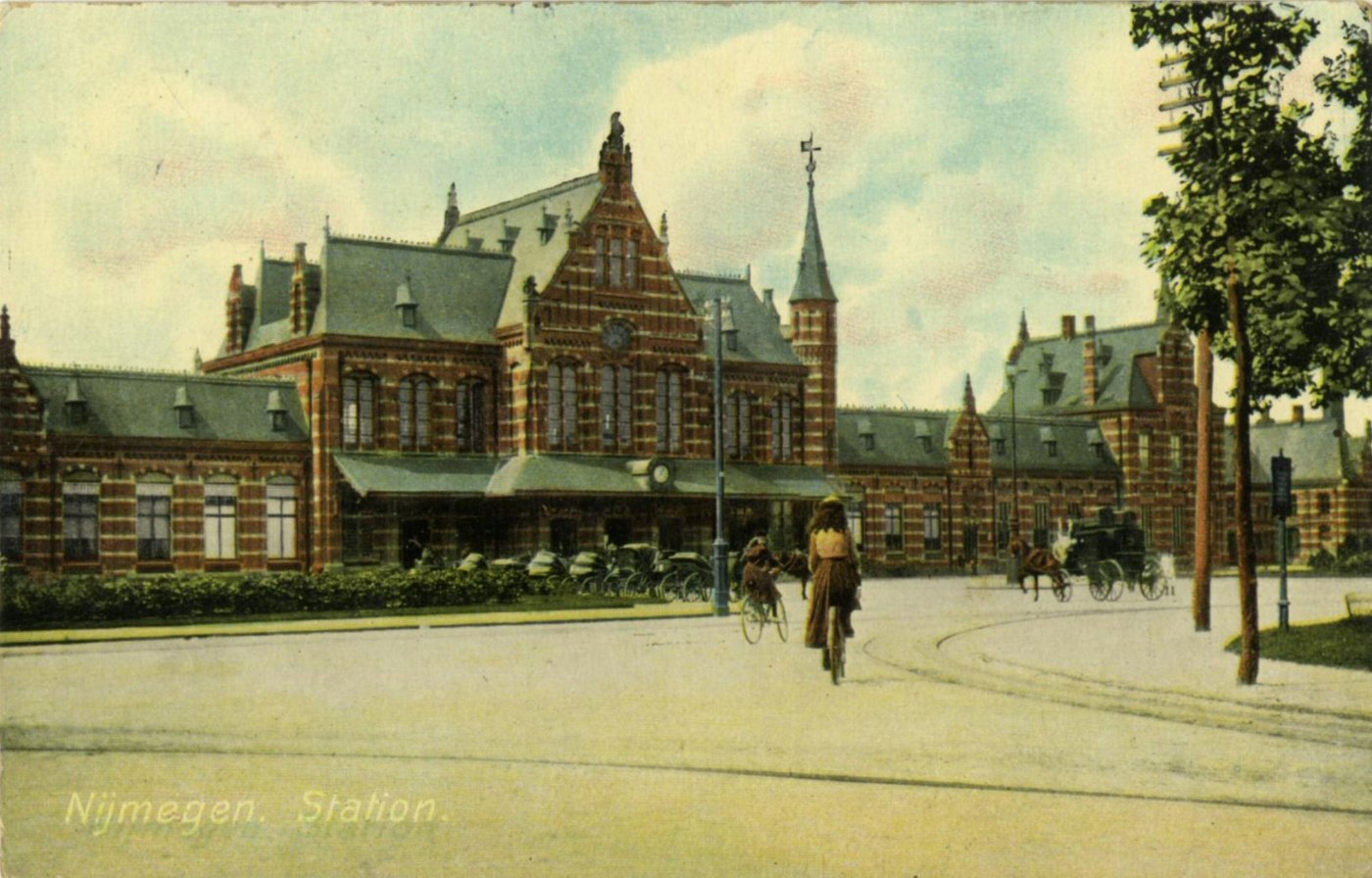 HUA Gezicht op het S.S. station Nijmegen te Nijmegen