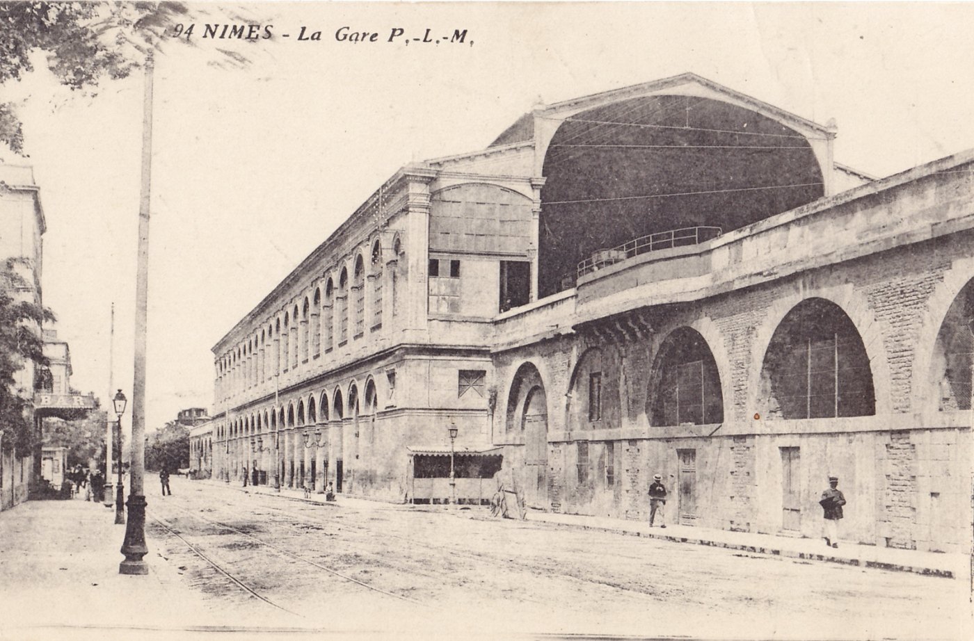 INCONNU 94 NIMES La Gare P.L.M.