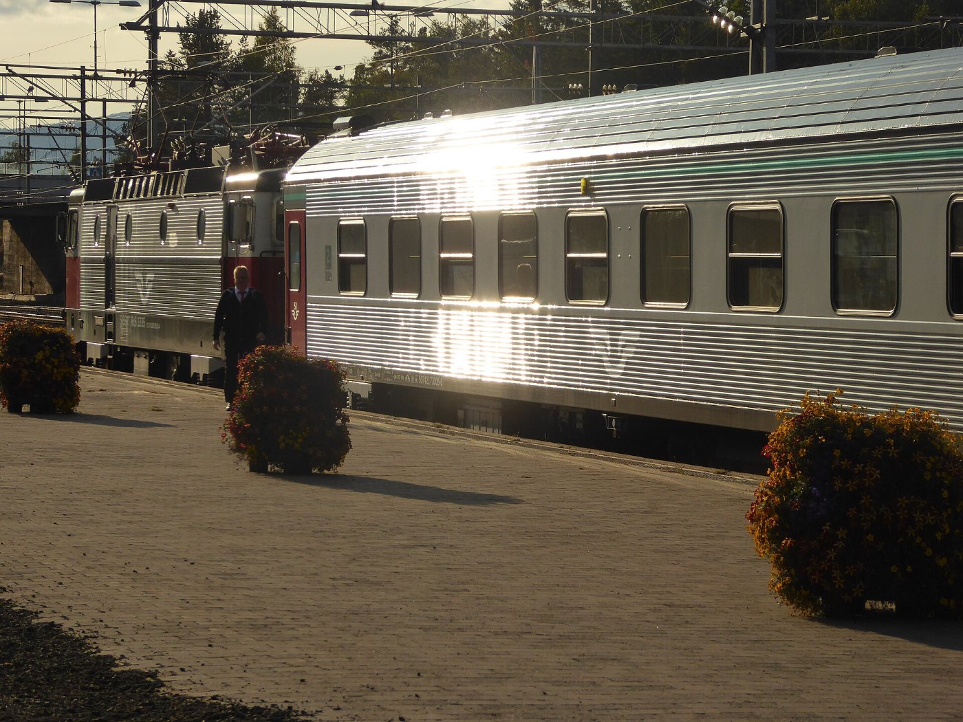 2019 08 10 Narvik station, night train 2
