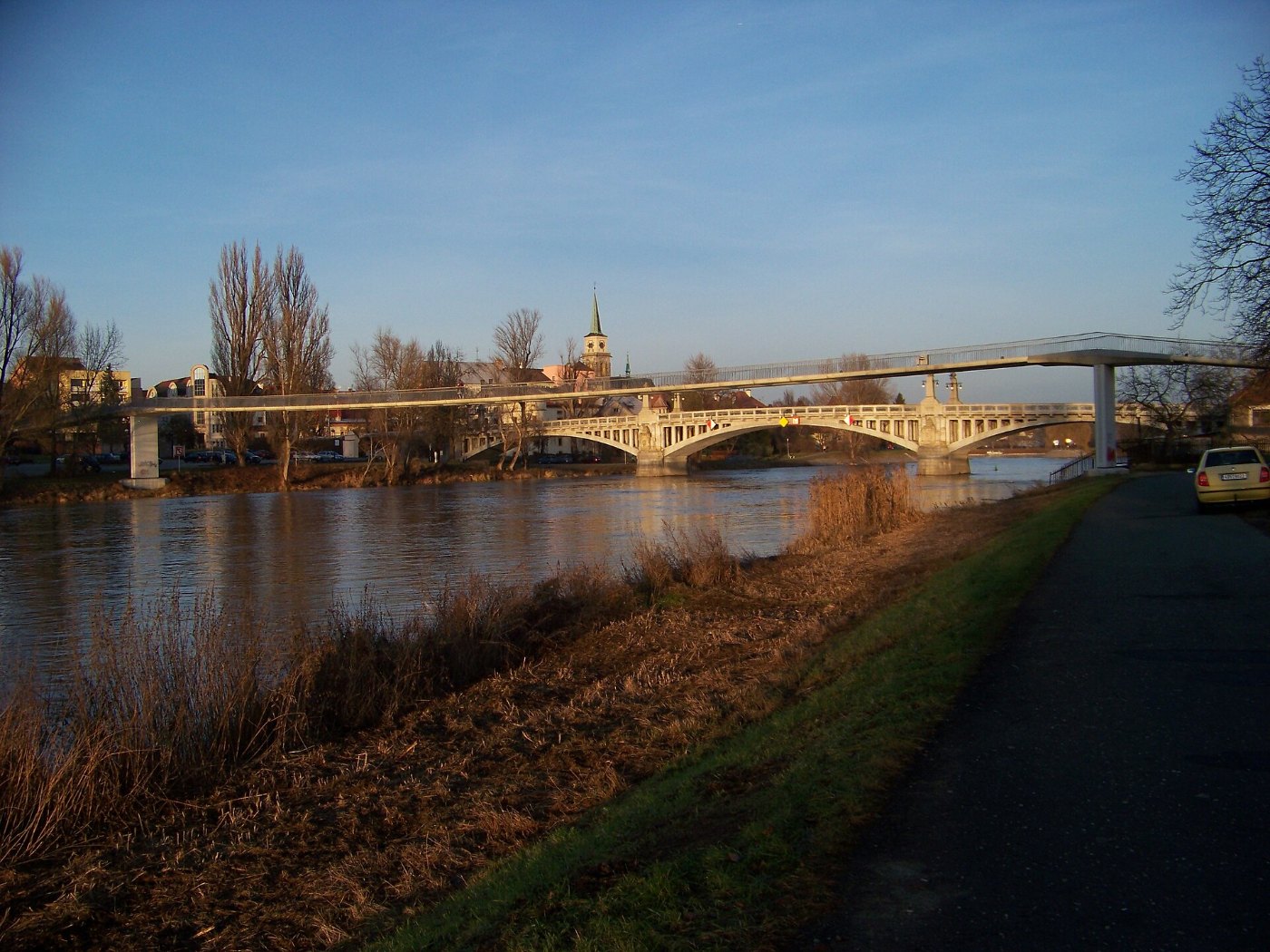 Nymburk, Labe, mosty a kostel (01)