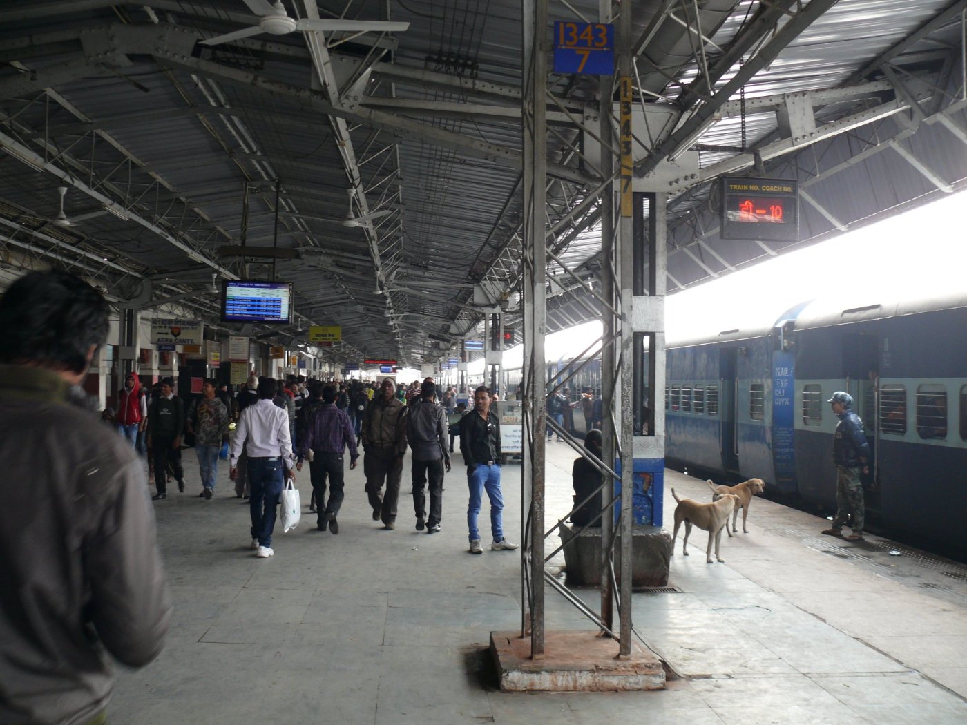 Agra Cantonment railway station 3