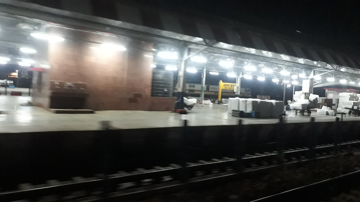 Agra Cantonment railway station in Agra 02