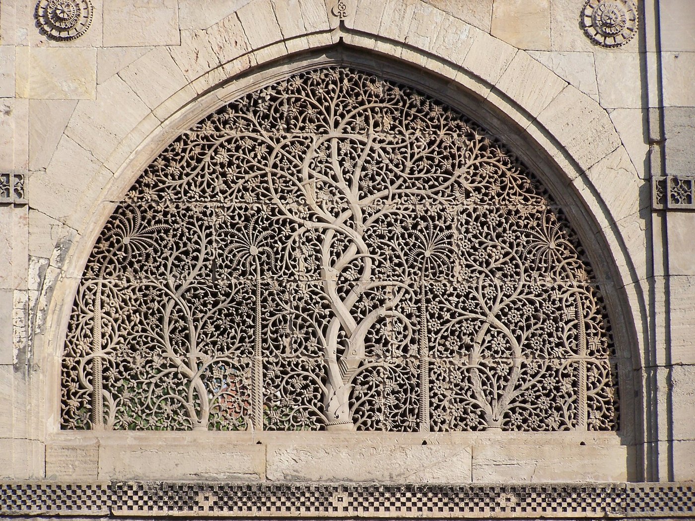 Jali-Fenster der Sidi-Saiyyed-Moschee in Ahmedabad