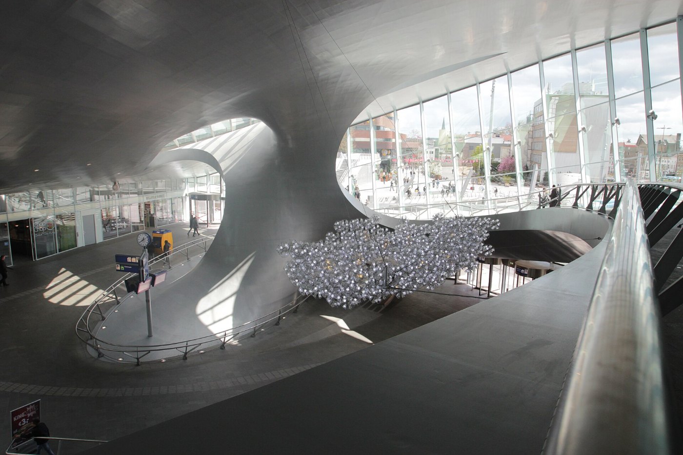 Station Arnhem centraal inside