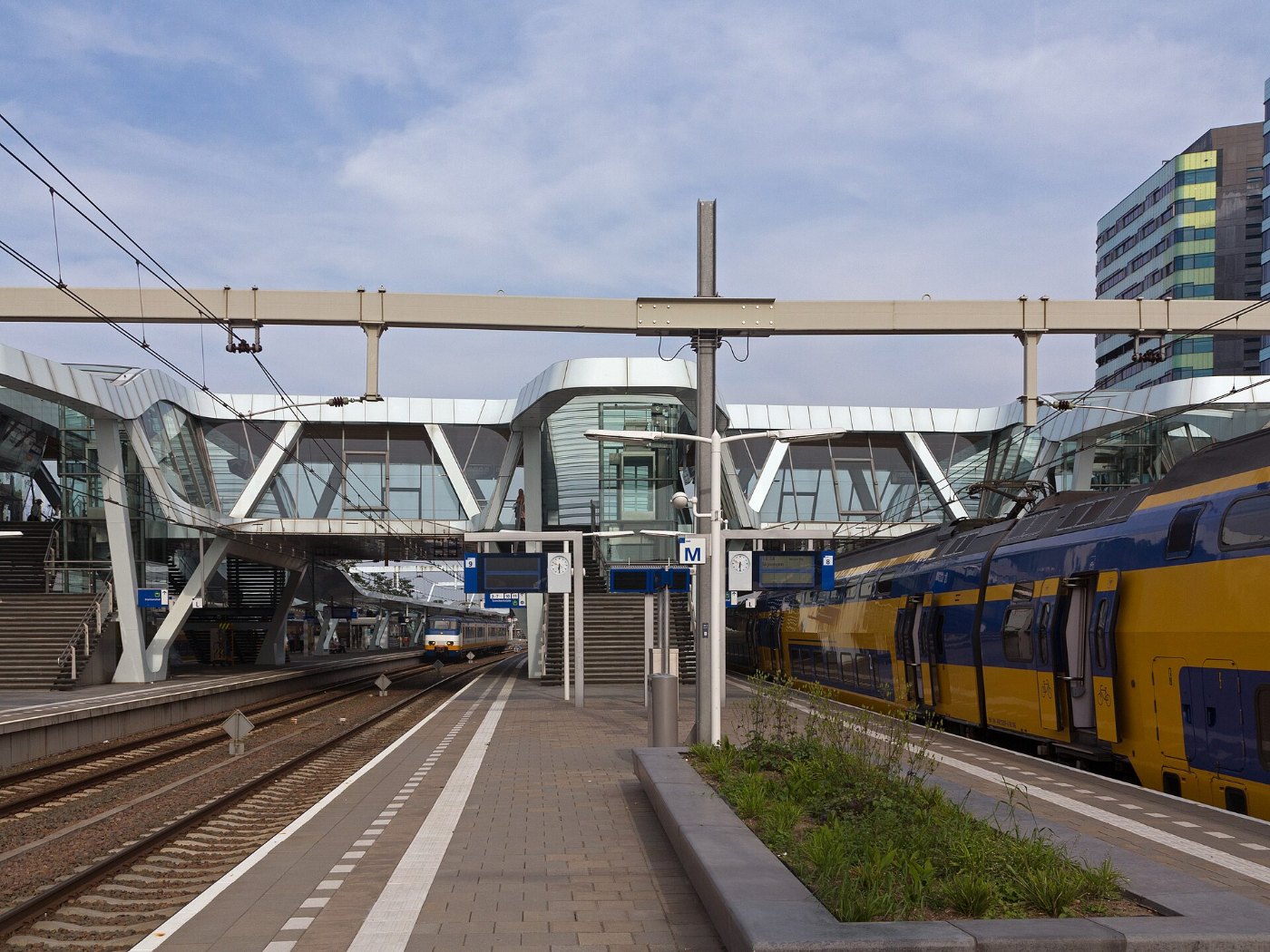 Arnhem, station uitgang Sonsbeekzijde vanaf perron 8 9 foto12 2016 06 06