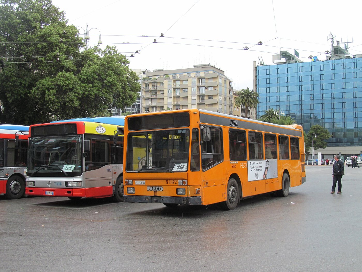 Bari Centrale railway station buses