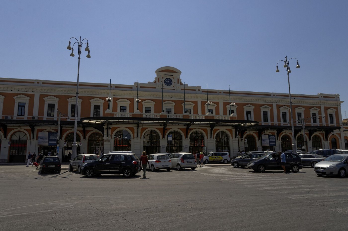 Bari 2017 Stazione di Bari Centrale by RaBoe 027