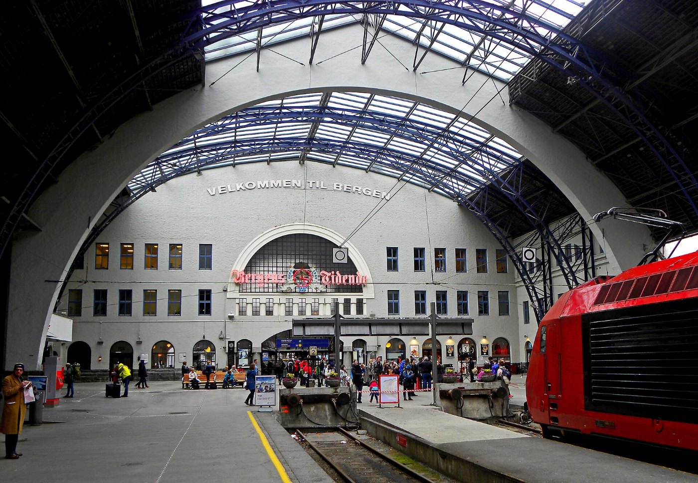 Bergen stasjon toghallen mot avgangshallen