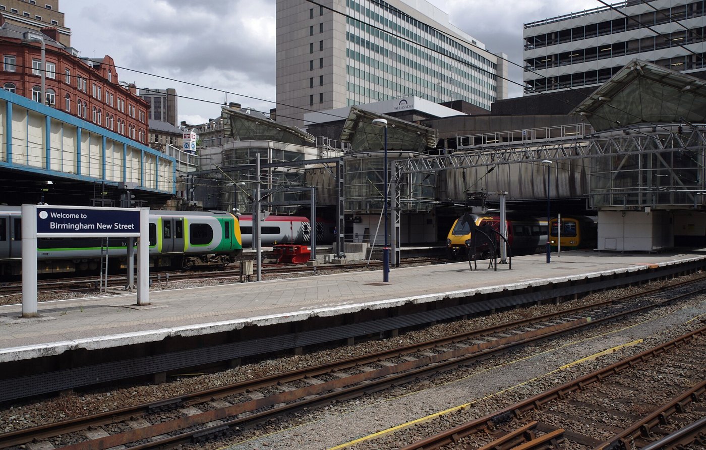 Birmingham New Street railway station MMB 18