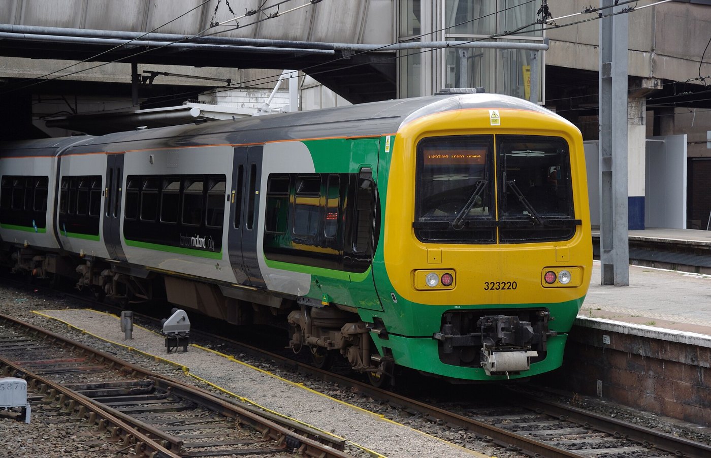 Birmingham New Street railway station MMB 22
