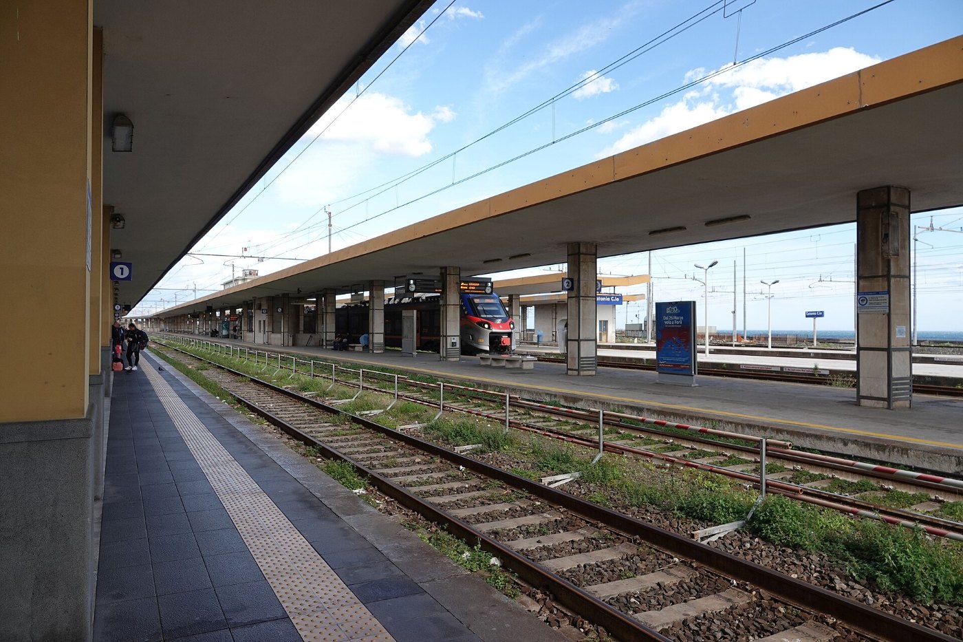 Catania Centrale train station.02