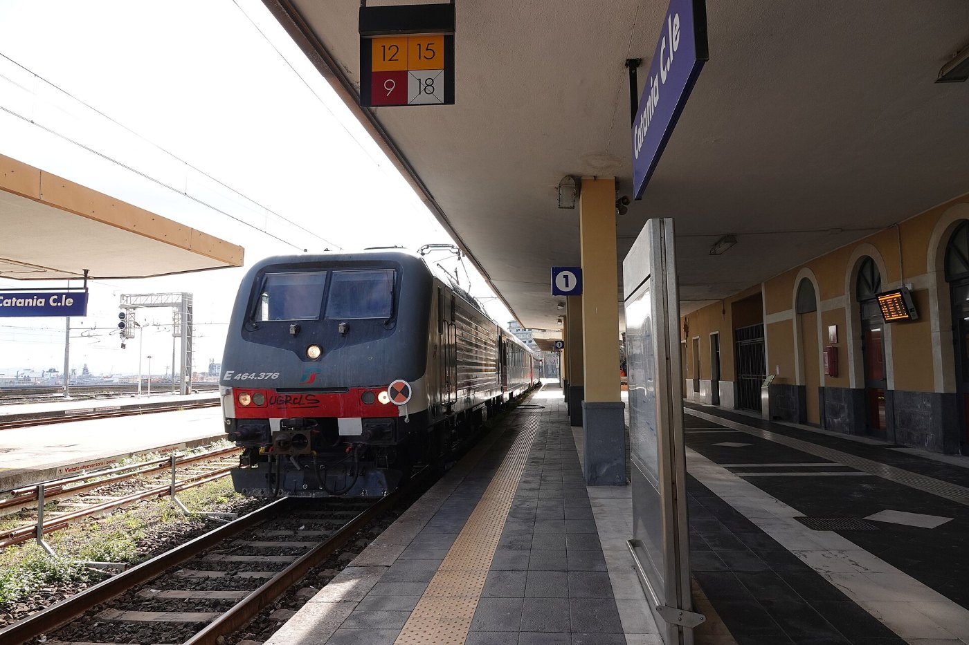 Catania Centrale train station.03