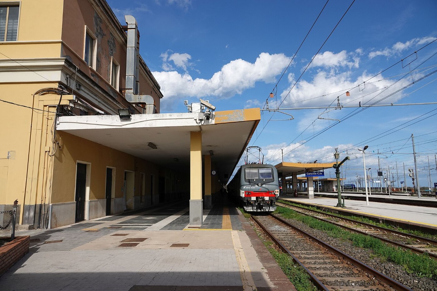 Catania Centrale train station.05