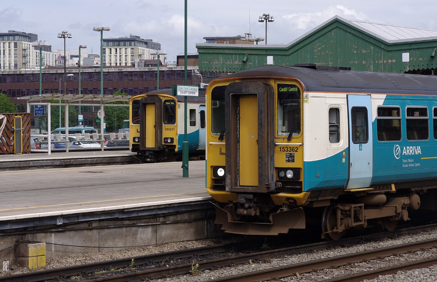 Cardiff Central railway station MMB 25