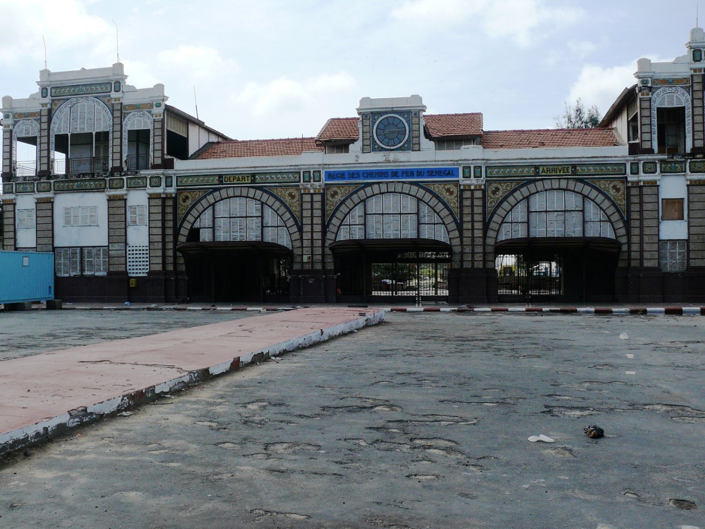 Parvis de la gare de Dakar