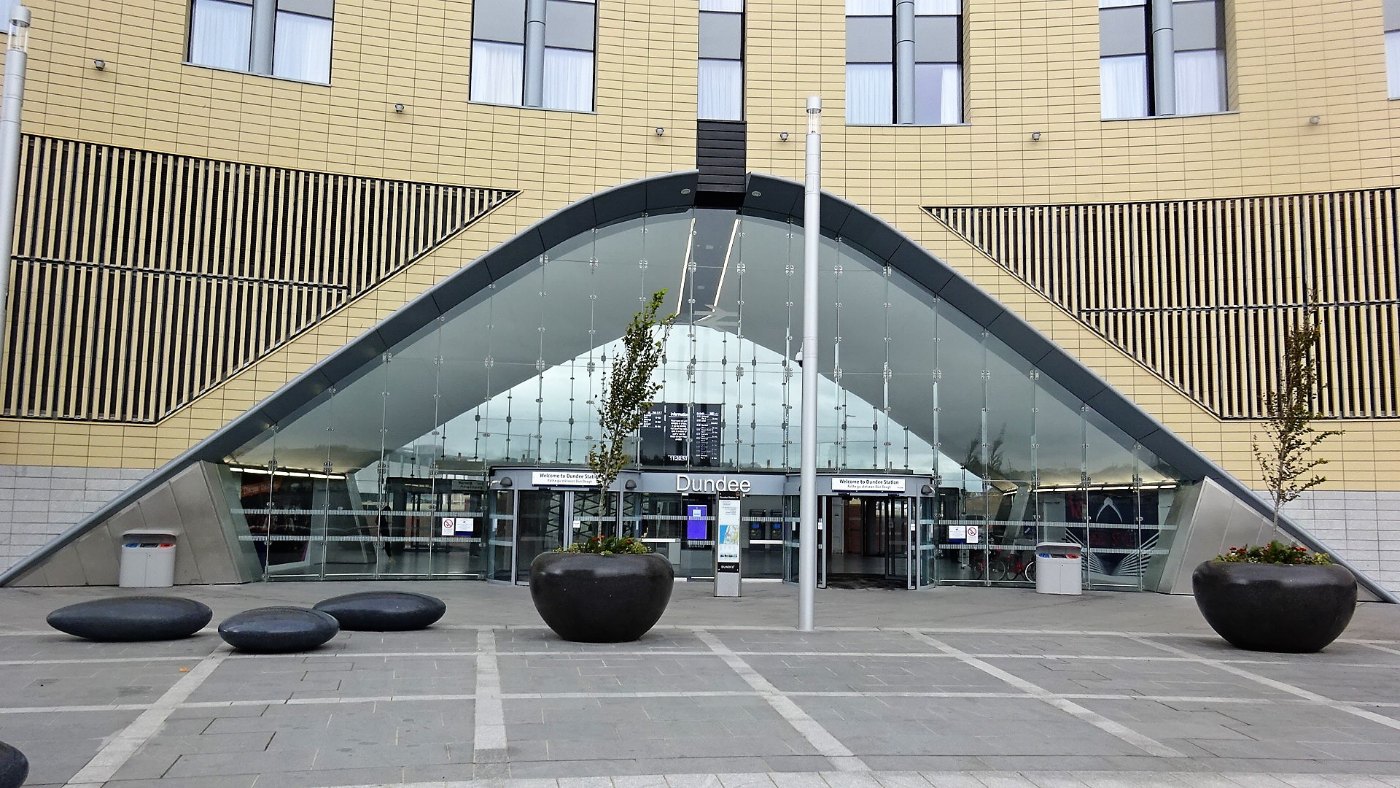 Dundee Railway Station. The entrance