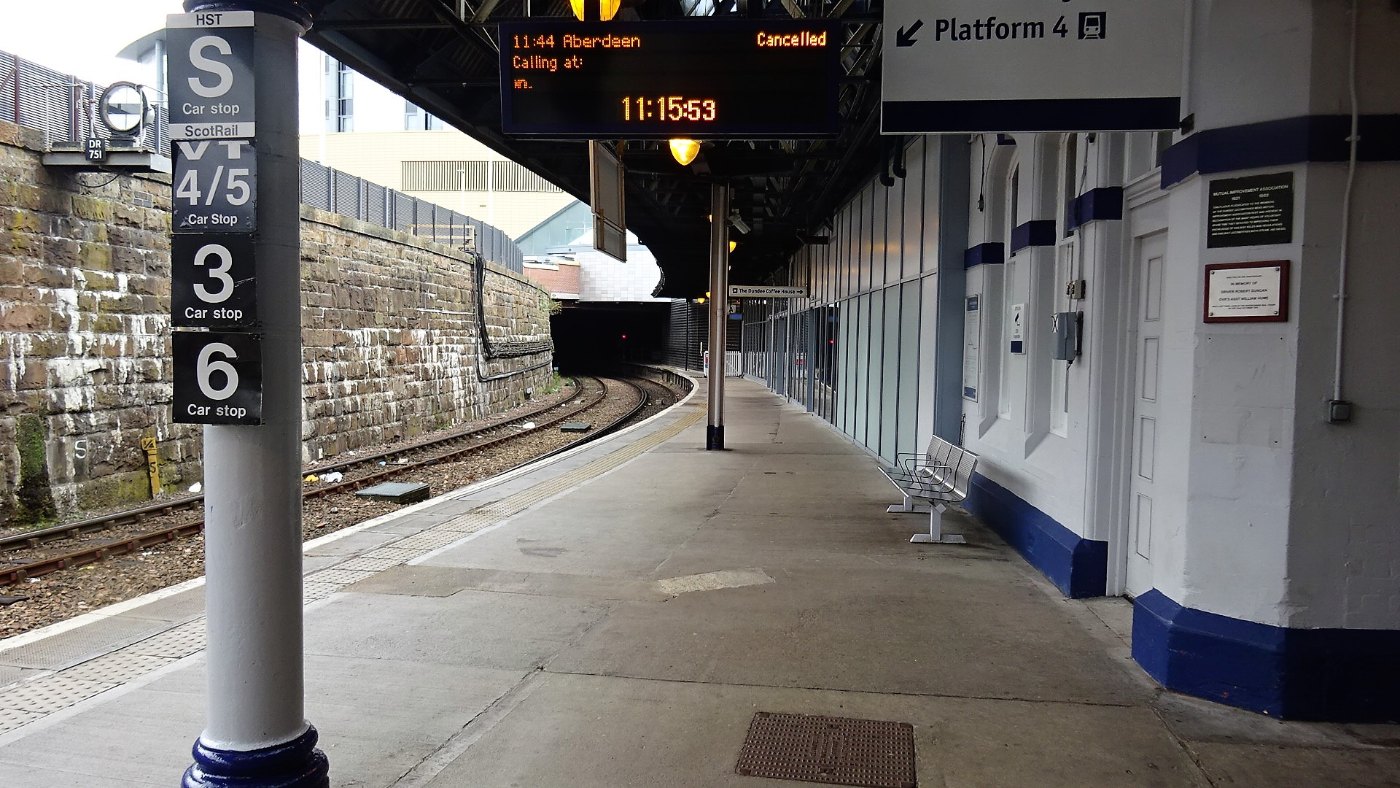 Dundee Railway Station. Platform 4, view towards Aberdeen