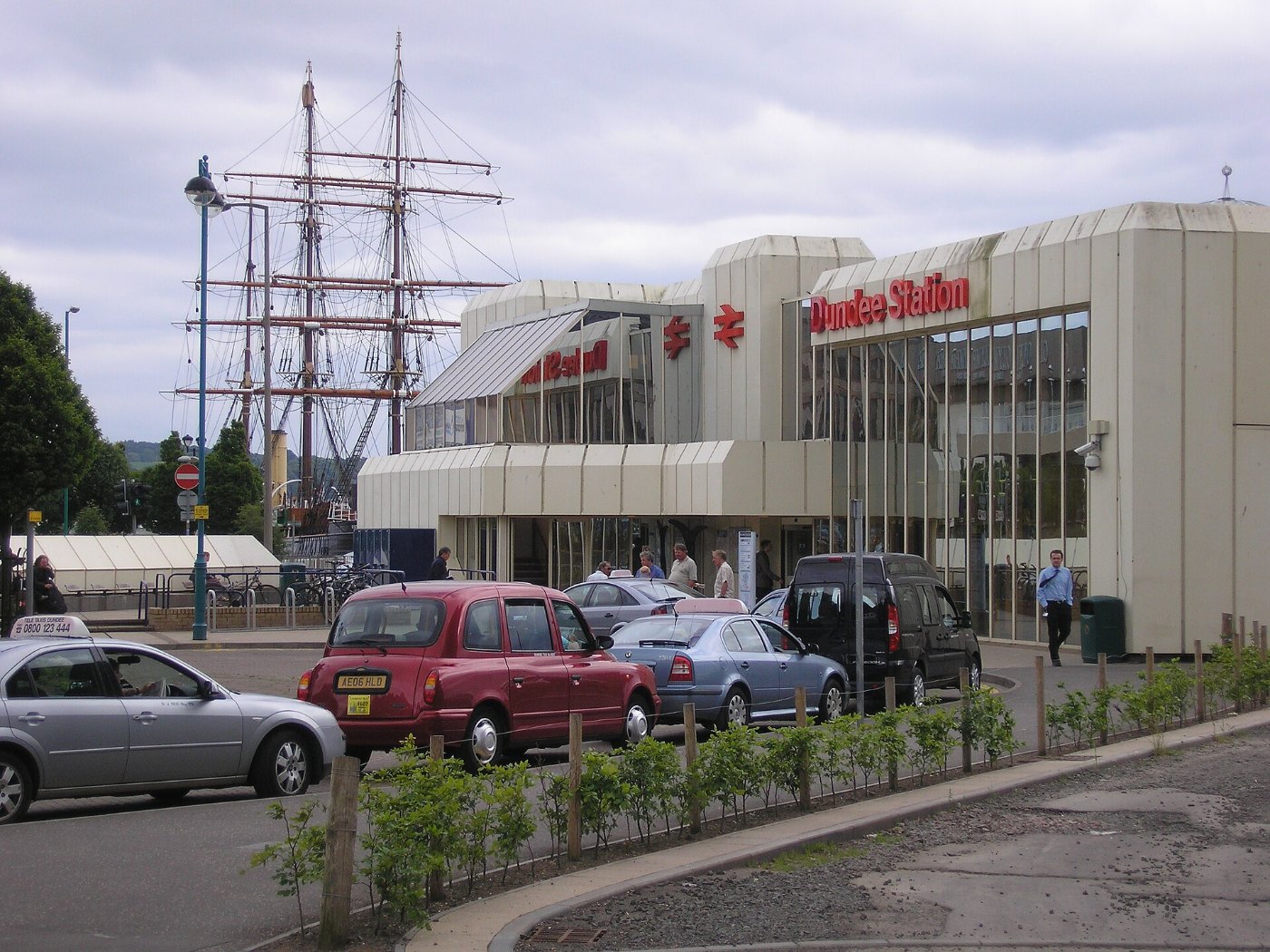 Dundee railway station geograph.org.uk