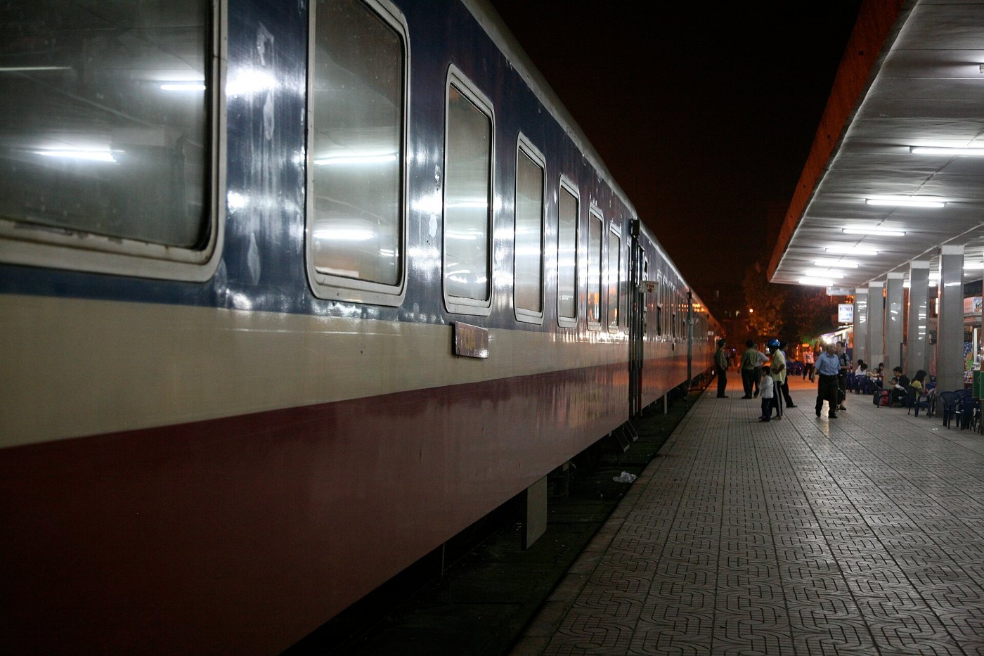 Platform of Hanoi Station 01