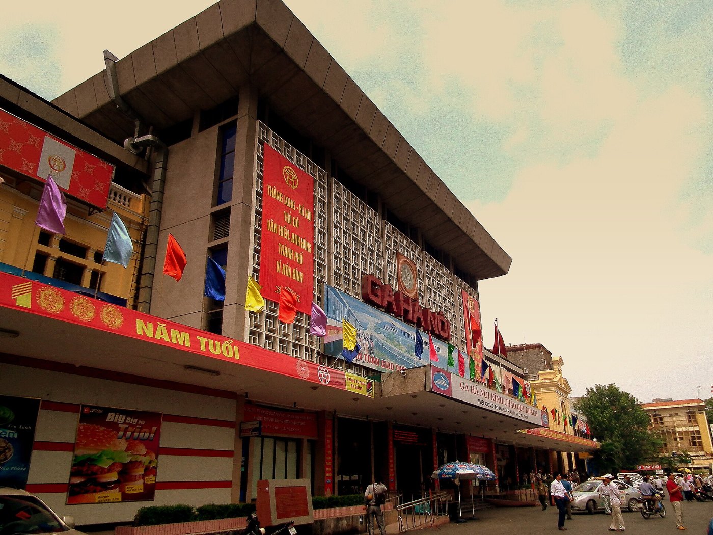 Ga Ha Noi Oct 2010