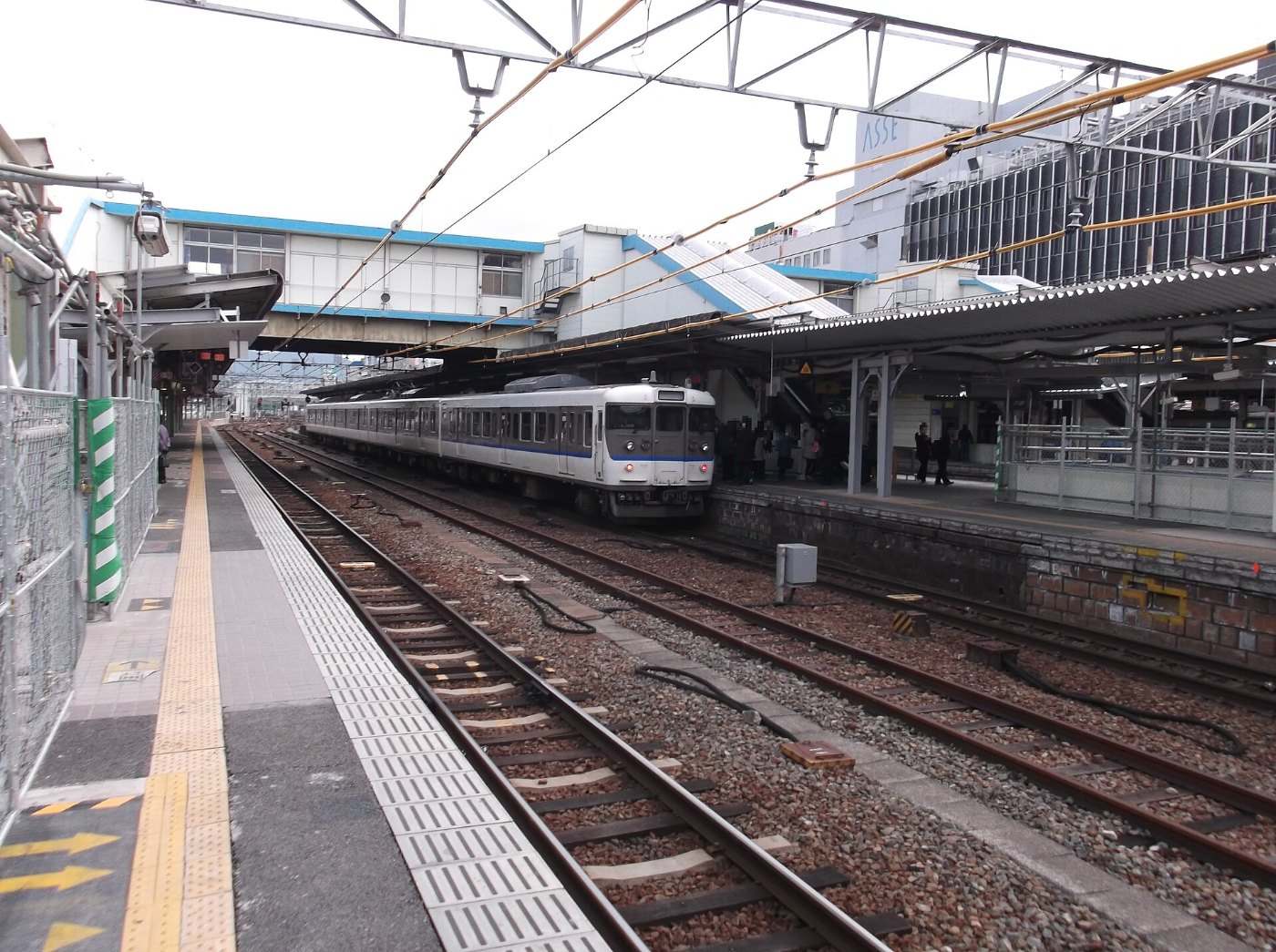 Hiroshima station platform No 5 (2013)