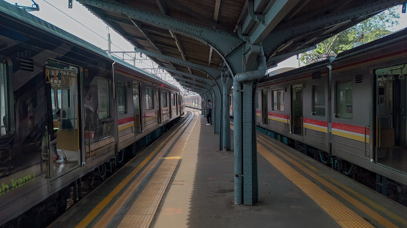 Commuter Trains in Jakarta Kota Railway Station