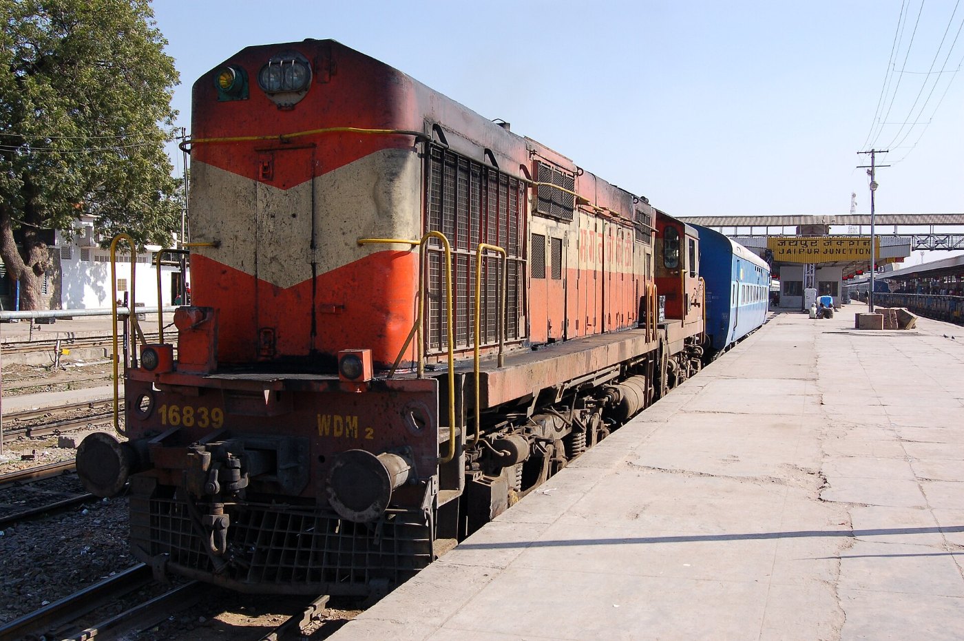WDM2 16839 Jaipur Junction, 2008 (2)