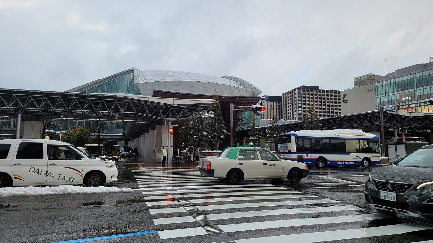 Kanazawa Station East Exit 02