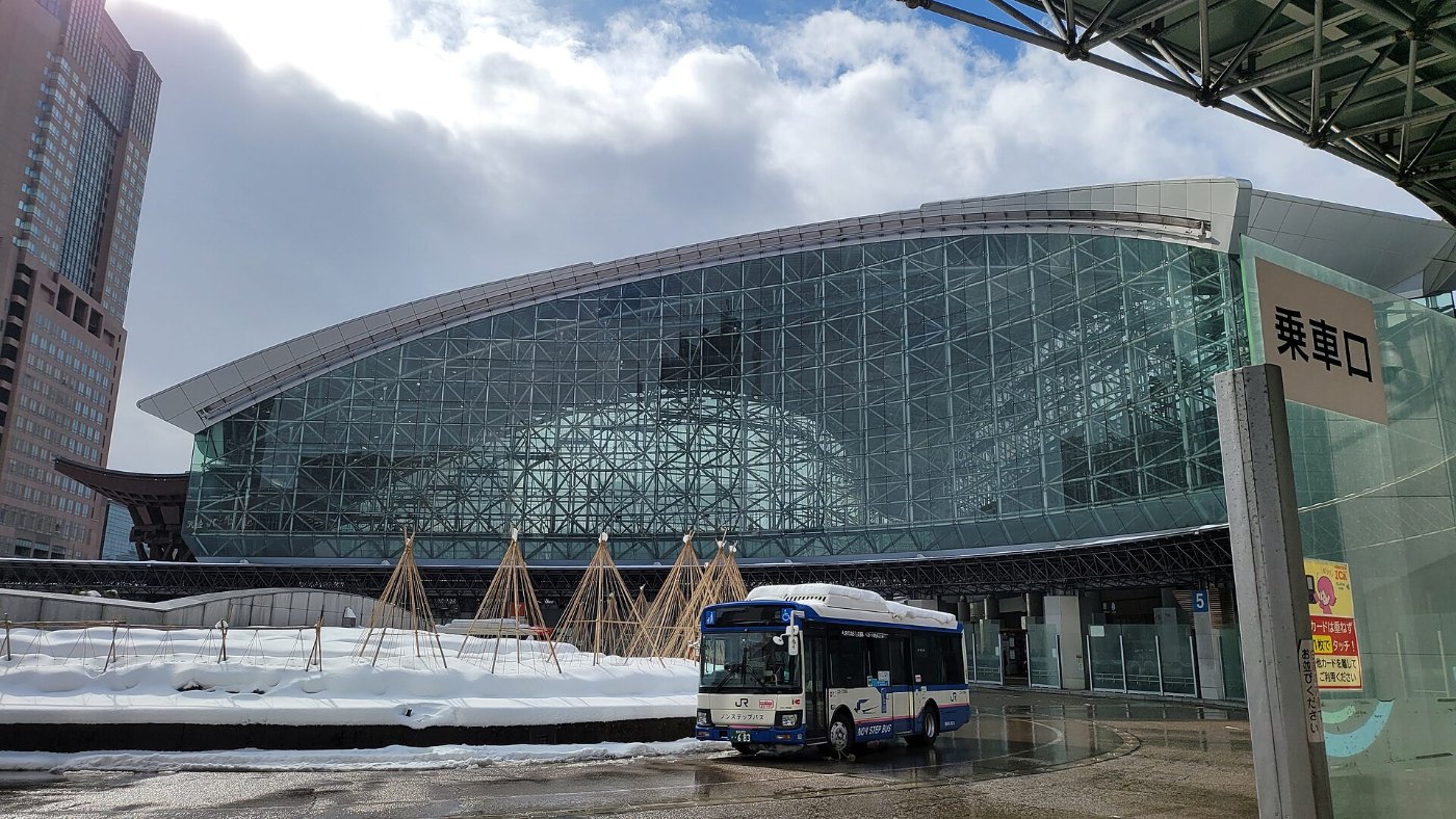 Kanazawa Station East Exit 04