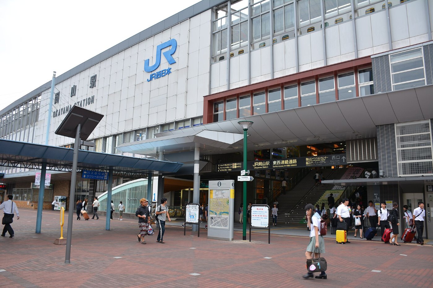 Okayama Station east exit 2014 09 02