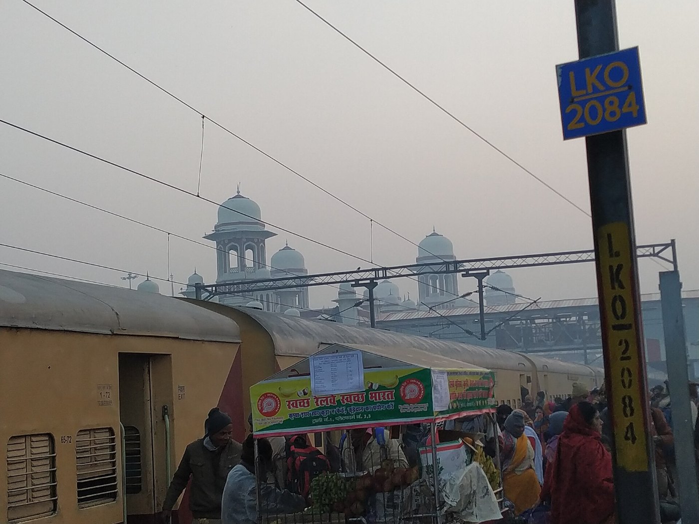 Lucknow Charbagh Railway as seen from platform 2